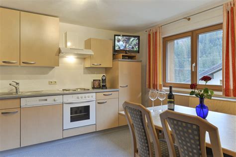 4 spomedzi 11 nocľahov s. Top 4 : Haus Anna Appartements Stuben Langen am Arlberg