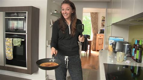 Kathryn laura cross (born 3 october 1991) is an english international cricketer. #DontHitSnooze - My Morning: Kate Cross - BBC Sport
