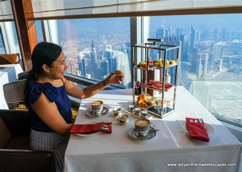 Petit Déjeuner Décadent Dans Latmosphère Burj Khalifa Blog Voyage