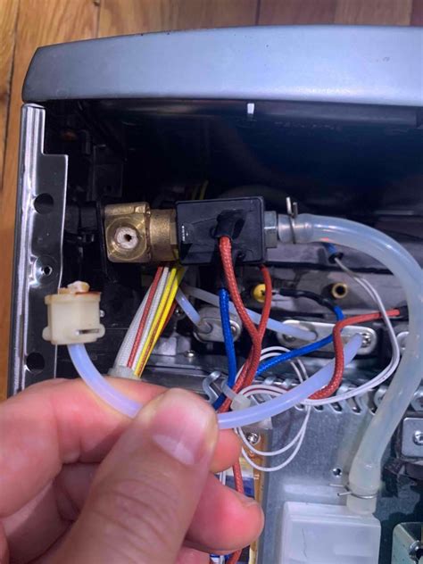 The good news for anyone wanting to buy a filter machine or maker is that these are a lot more affordable than a bean to cup machine, or your standard coffee machine. Cuisinart EM-200 Solenoid Valve