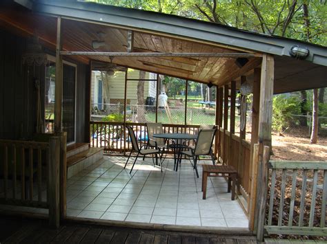 Because this is a prelude to your home's interior, the porch decor should complement your foyer and/or front living spaces. Manufactured Homes Landscaping With Front Porch Mobile ...
