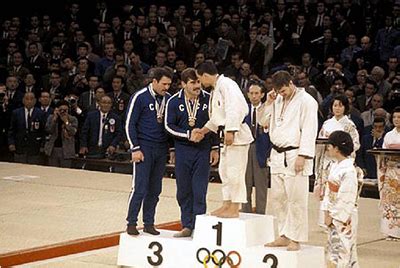 British athlete ann packer wins the olympic 800 metres at the tokyo olympics, 21st october 1964. 日本武道館 - 東京オリンピック1964 - JOC