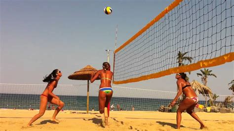 Funkalicious keeps the fires of groovy volleyball fun burning for all levels. La Cucaracha Beach Volley 2011 - YouTube