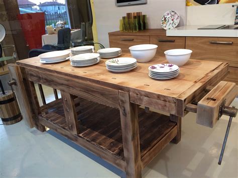 Più di altri mobili sono rustici, materici, sono delabrè, industrial style e minimali. CUCINA TAVOLO FALEGNAME-1 | Tavolo falegname, Tavolo, Idee ...