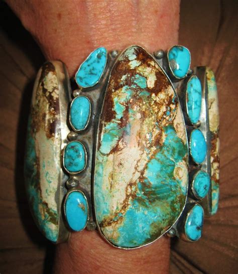 The Navajo Artist Lydia Begay Knows How To Use The Stones So They Show