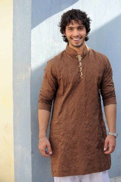 Kurta for men has given a new fashion standard to men. shopping masala: Indian Kurta Men