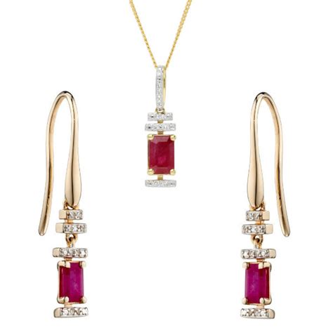 Ct Yellow Gold Ruby Diamond Deco Jewellery Set Buy Online Free