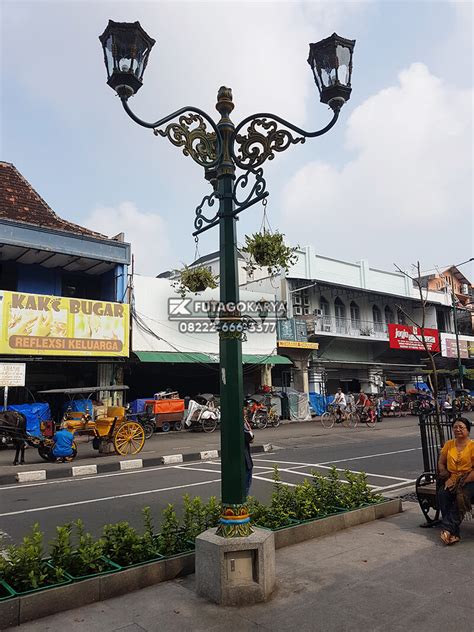 Tiang Lampu Malioboro Jogja Cabang Tiga - Futago Karya