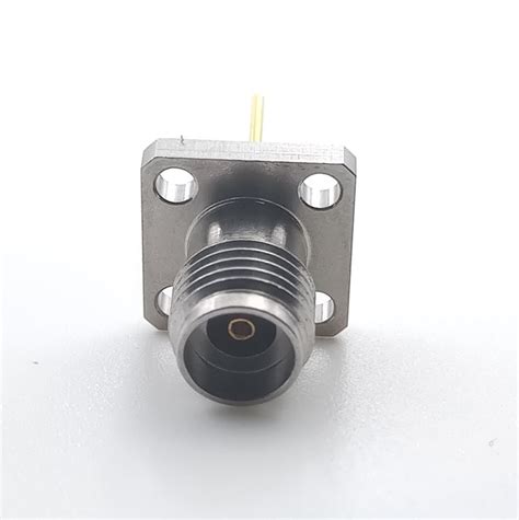 Kamu udah pernah merasakan keempatnya? Perempuan 50Ohms Konektor Coaxial Waterproof 40GHz 2.92mm Dengan Flange 4 Lubang