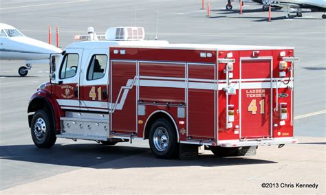 Phoenix Fire Department Ladder Tender 41 Responding To A L Flickr