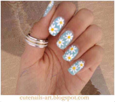 cutenails-art: spring nails art : Daisy flowers