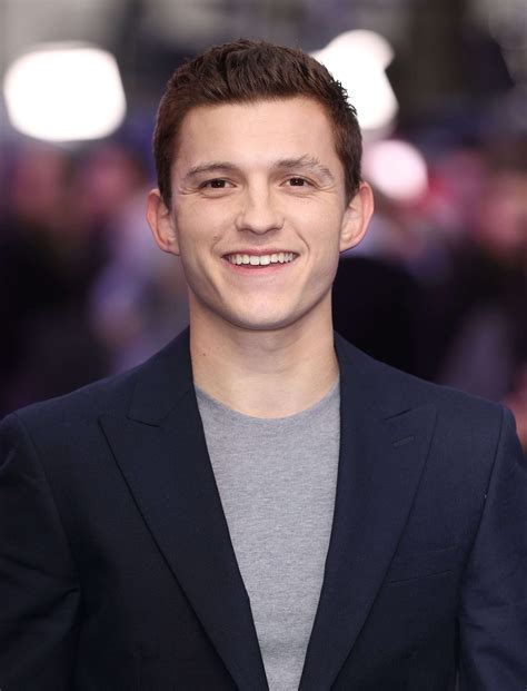 Thomas holland's features such as hair, body structure as well as eye color is yet to be updated. Tom holland height — über 80% neue produkte zum festpreis