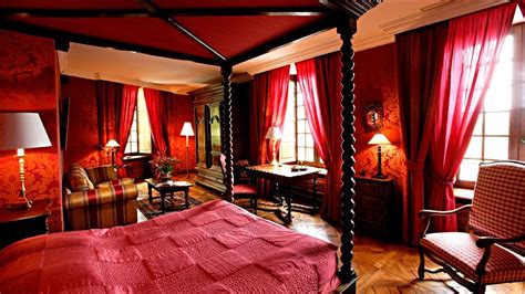 Egal wie gut die rote farbe ist, in innenräumen sollte sie nicht alleine vorhanden sein. Schlafzimmer Rot - 50 Schlafzimmer Inspirationen in rot ...