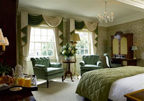 And while buckingham palace itself is a fixture of british culture, there are still many secrets about the palace and its rich history that few people know. Inside the hotel where Kate Middleton spent last night ...