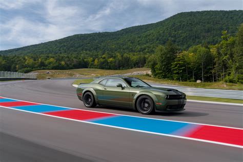 Demon Be Damned Dodges 797 Hp Challenger Srt Hellcat Redeye Goes Into Production Carscoops