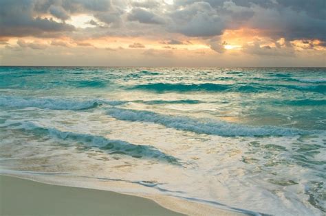 Premium Photo Sunrise Over The Beach On Caribbean Sea