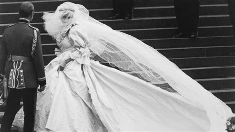 Princess Dianas Wedding Dress Is Now On Stunning Display At