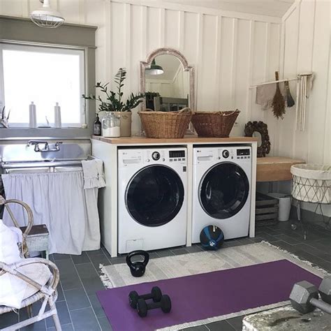 For the true budget traveler, standing room tickets are available throughout the ballpark. Told ya I'd find every excuse to hang out in the laundry ...