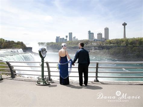Wedding Ceremonies At The Brink Of Niagara Falls Ny Wedding Winter
