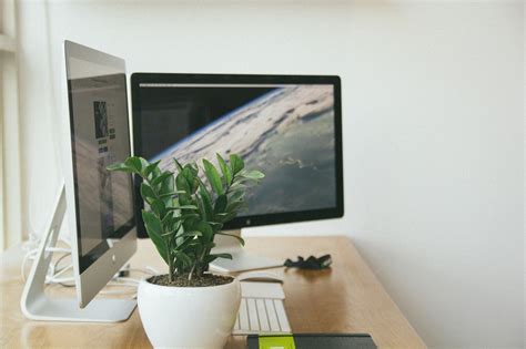 Arbeit muss sich nicht unbedingt wie arbeit anfühlen. Büro zuhause einrichten: 5 Hilfestellungen für die ersten ...