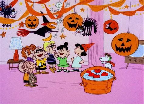 Vital Crazy Blog Peanuts Gang Celebrates Halloween