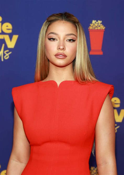 Madelyn Cline Attends The Mtv Movie And Tv Awards At The Hollywood