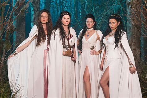 Witches Of East End 203 The Old Man And The Key Photos And Promo