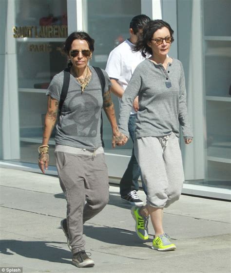 Roseanne Star Sara Gilbert And Fiancé Linda Perry Hold Hands On Day Out In Beverly Hills Daily