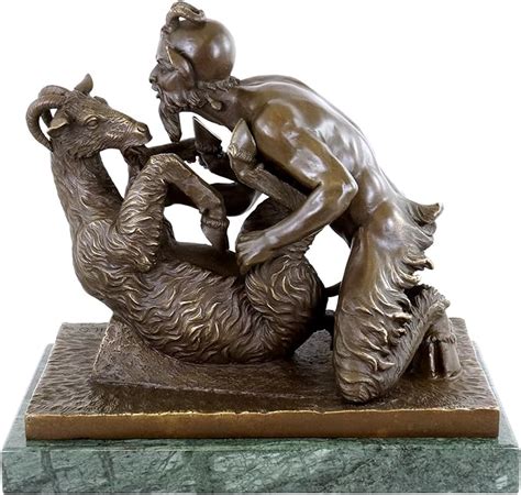 Pan et la chèvre érotique Bronze Faune avec chèvre musée Neapel érotique Statues