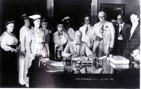 This Day In History Congress Passes The 19th Amendment Giving Women The Right To Vote 1919