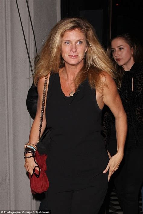 Rod Stewarts Leggy Ex Wife Rachel Hunter Looks Ageless In Hollywood Daily Mail Online