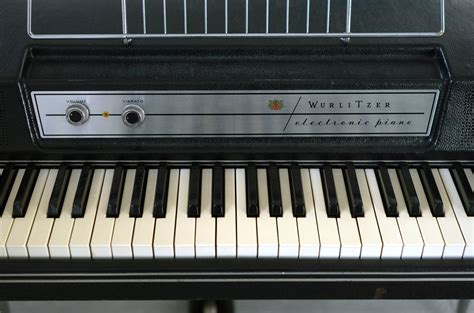 What Is The Difference Between A Wurlitzer 200 And A Wurlitzer 200a