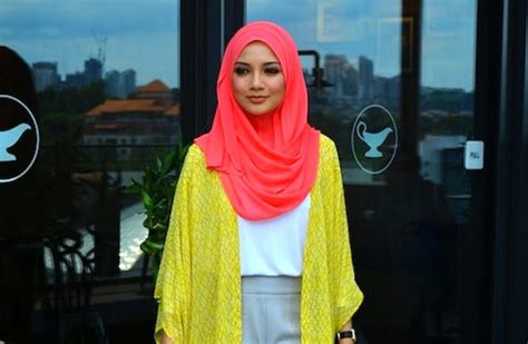 Facebook'ta cara pakai tudung neelofa'nın daha fazla içeriğini gör. Neelofa Jelaskan Isu Berlakon Tak Pakai Tudung Dalam Filem ...