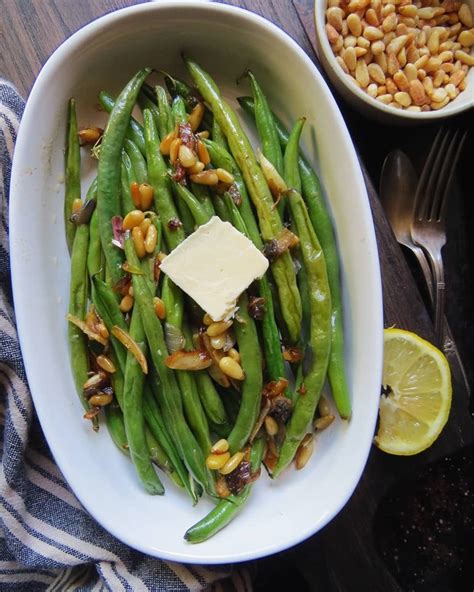 Garlic Green Beans With Toasted Pine Nuts