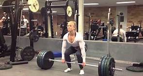 Sarah Bäckman deadlifts 150kg