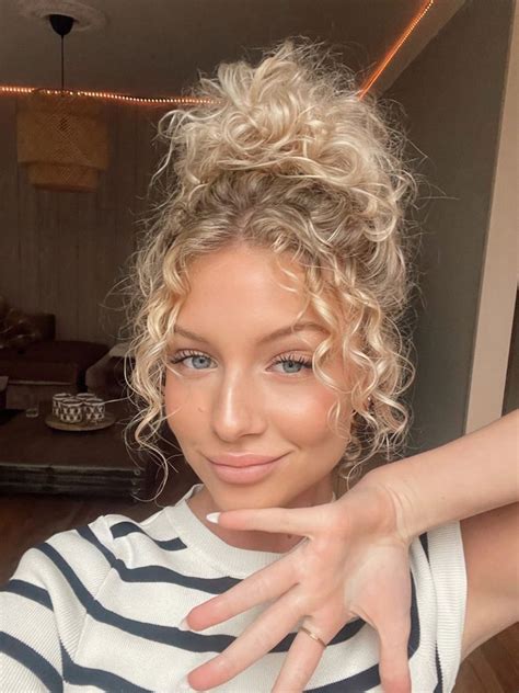 Love Island S Molly Mae Stuns Fans After Getting Her Lip Fillers