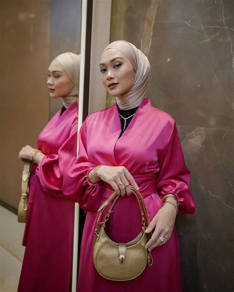 7 Inspirasi Ootd Hijab Warna Fuschia Yang Lagi Ngetren Anti Norak Semua Halaman Cewekbanget