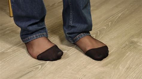 a mature woman showing black persian nylon feet youtube