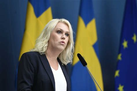 Find lena hallengren stock photos in hd and millions of other editorial images in the shutterstock collection. Lena Hallengren: Därför kräver Sverige inte munskydd ...