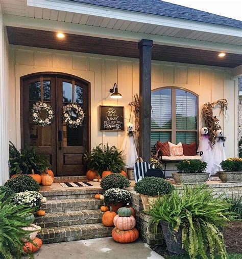 46 Elegant Fall Porch Decor Ideas For Your Home Abchomy Fall