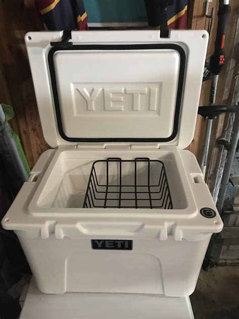 Yeti Cooler 35 Qt New Boat Accessories And Props