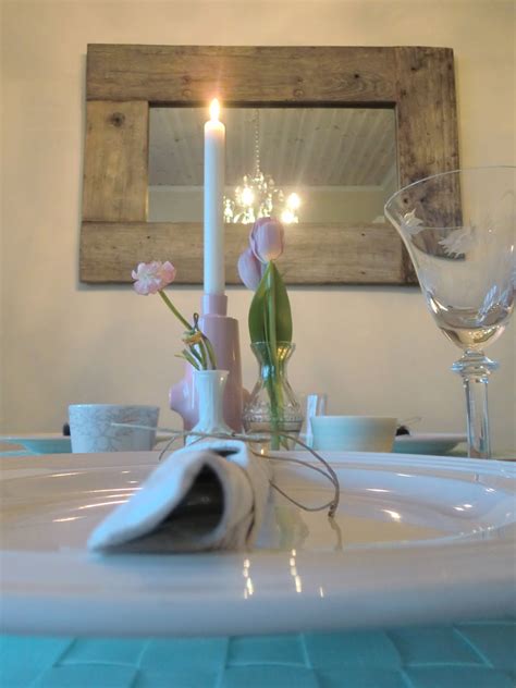 Romantic candle light dinner malaka spice baner available at evibe. Banebakken: enkel borddekking og bouef bourguignon