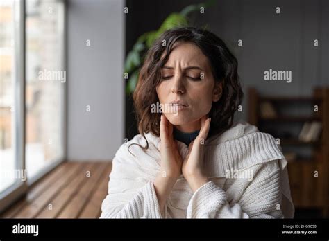 Swollen Lymph Nodes Hi Res Stock Photography And Images Alamy
