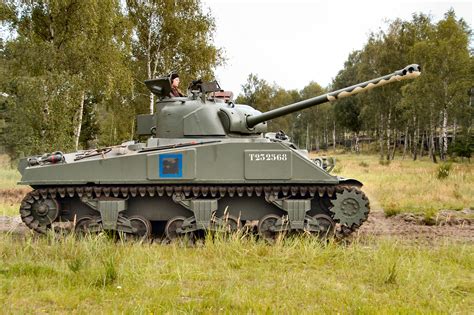 M4a4 Sherman Vc 17pdr Field