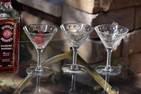 6 Vintage Etched Cocktail Martini Glasses 1950 S Champagne Glasses Vintage Manhattan