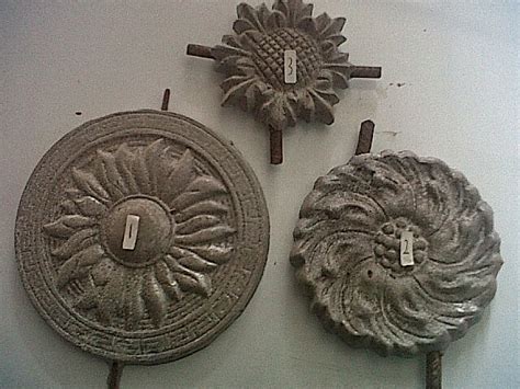 Ornamen tombak besi tempa ini terletak di bagian atas pagar besi tempa fungsinya sebagai pengaman agar orang asing tidak melompat lewat pagar ke dalam rumah. PRISMA BAJA: Jual ornamen pagar, tralis, tempa, tombak ...