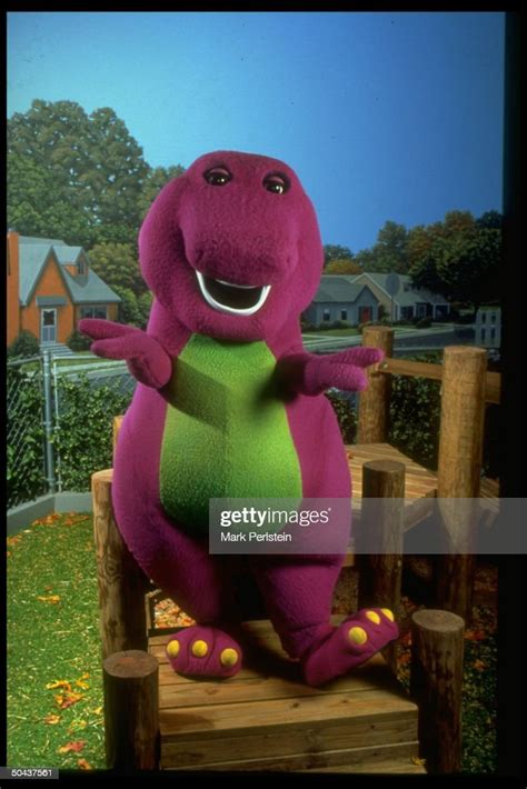 Barney The Purple Dinosaur In Scene Fr Pbs Tv Series Barney