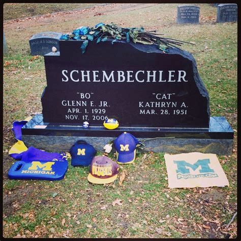 Tonight, while leading fans on a tour of forest hill cemetary to see the graves of michigan legends, harbaugh smashed a buckeye nut with a hammer next to bo schembechler's grave. Standing in the shadow of a giant. I found the grave of Bo ...