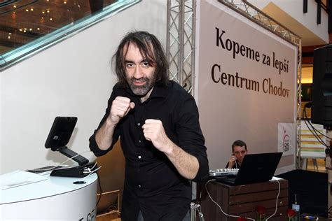 Kohák is the author of the embers and the stars (4.48 avg rating, 98 ratings, 8 reviews, published 1984), the green halo (4.18 avg rating, 65 r. Kohák je na roztrhání, před premiérou ještě stihl bavit ...