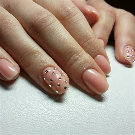 Uñas nude Uñas modernas y sencillas los mejores diseños en tendencia